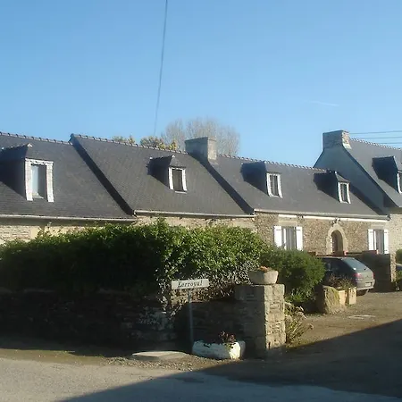 Les Gites De Kerroyal Garlan Kamer foto