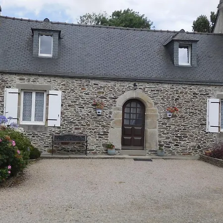 Les Gites De Kerroyal Garlan Buitenkant foto